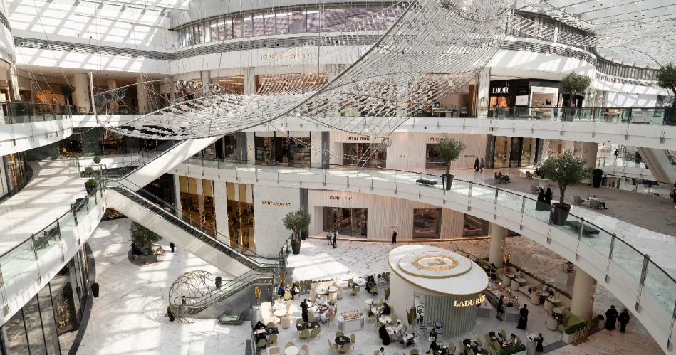 Dubai vs. New Dubai: A Contrast of History and Futuristic Skyline